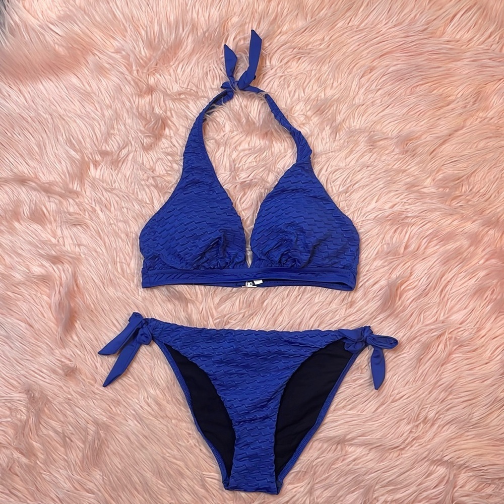 Jolidon Woman’s 2 Piece Blue Bikini Size medium